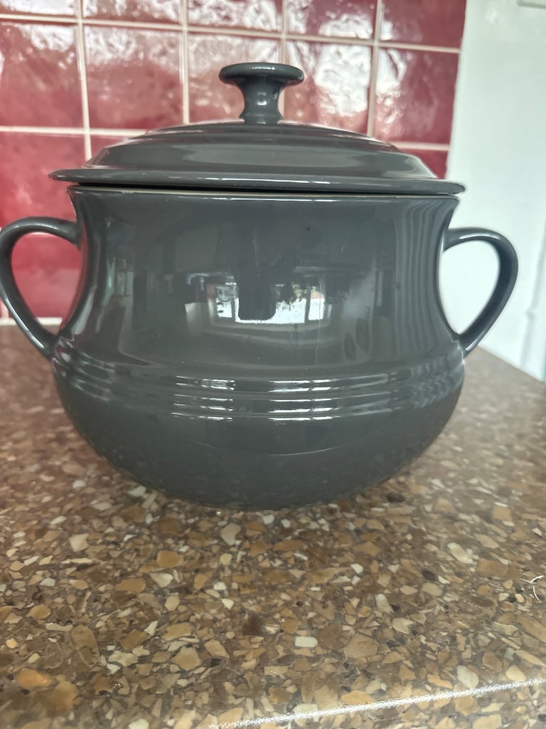 Large 3.5 litre Le  Creuset stock Pot 