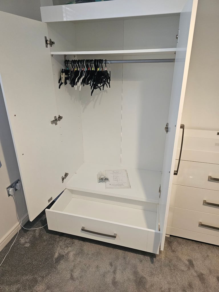 Silver Cross Nursery Furniture - drawers and wardrobe set