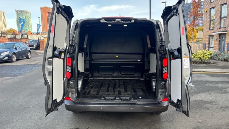 2025 Ford Transit Custom 320 L2 Diesel Fwd 2.0 EcoBlue 136ps H1 Double Cab Van Limited Auto Crew ...