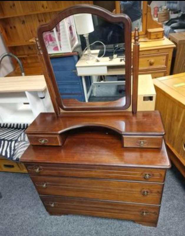 Mahogany Rossmore chest of drawers/dressing table £59 in Donegall