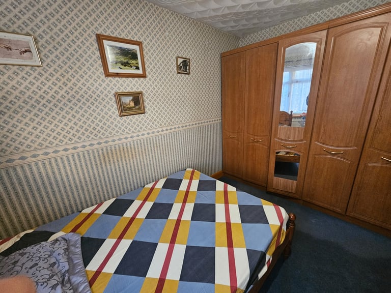 Spacious & Cosy Double Room for Rent in - SL2 5DZ