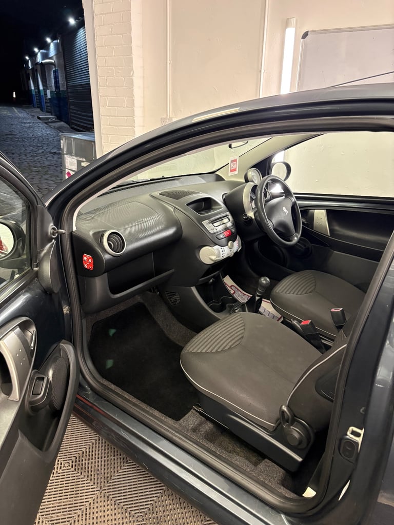 Peugeot, 107, Hatchback, 2014, Manual, 998 (cc), 3 doors