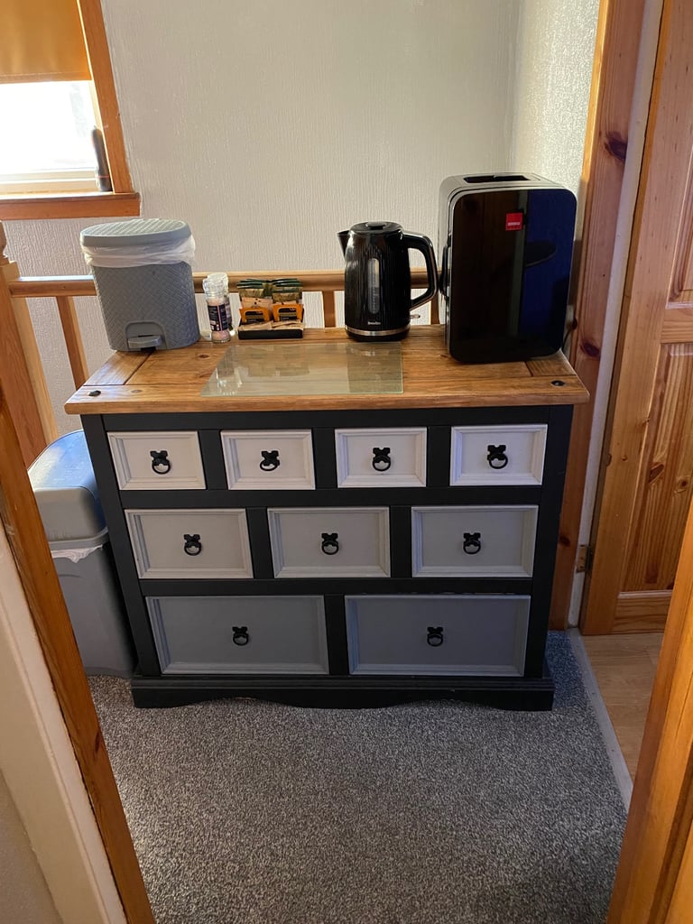 Room for worker Mon to Fri or Sun to Friday am