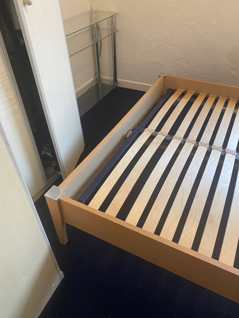 King size bed 
