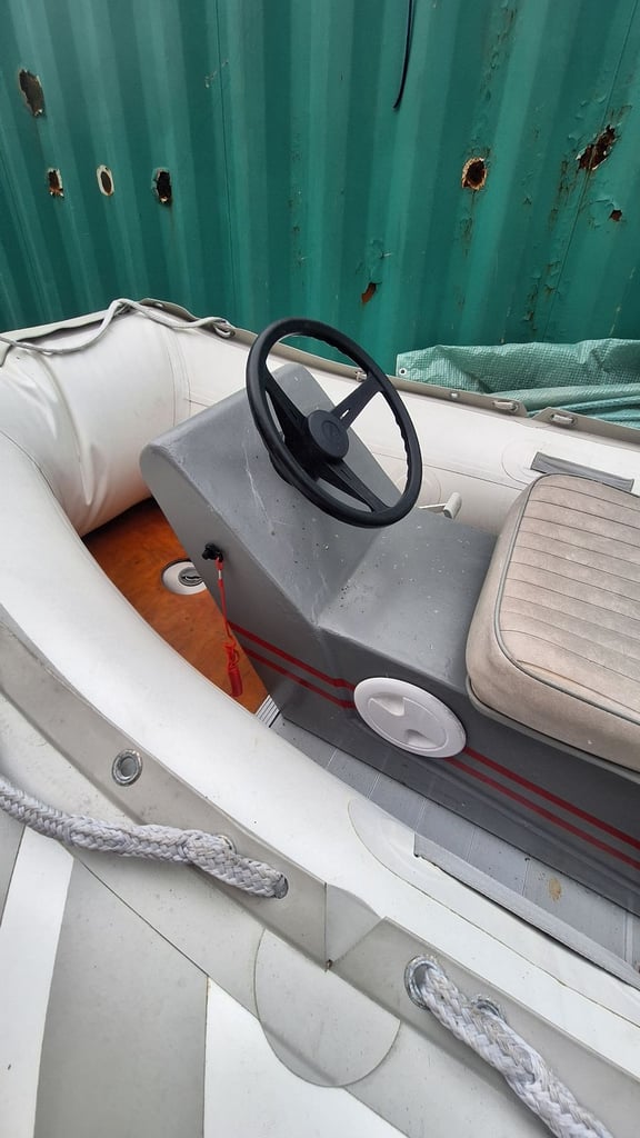 Suzumar inflatable boat 