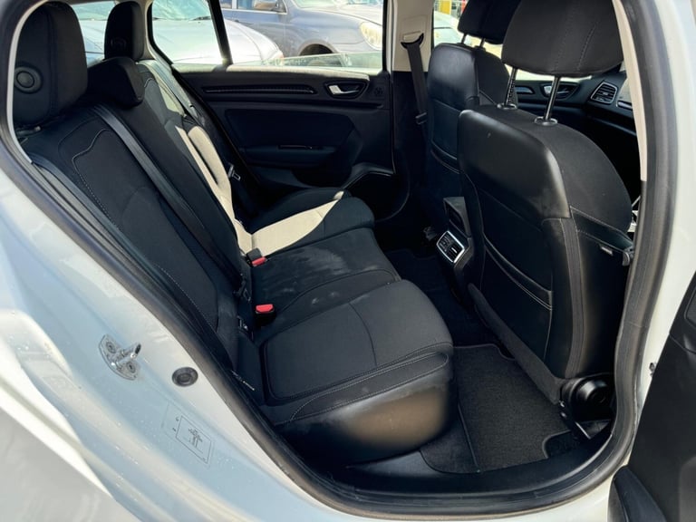 2020 Renault Megane 1.5 Blue Dci Play Sport Tourer Estate Diesel Automatic