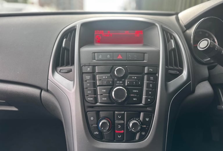 Vauxhall, ASTRA, Estate, 2012, Other, 1598 (cc), 5 doors