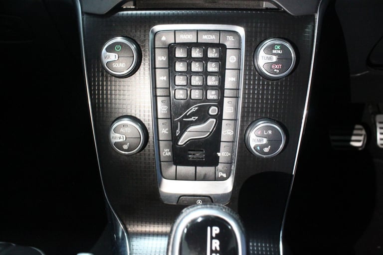 2016 Volvo V40 1.5 T2 R-Design Pro Auto Euro 6 (s/s) 5dr HATCHBACK Petrol Automatic