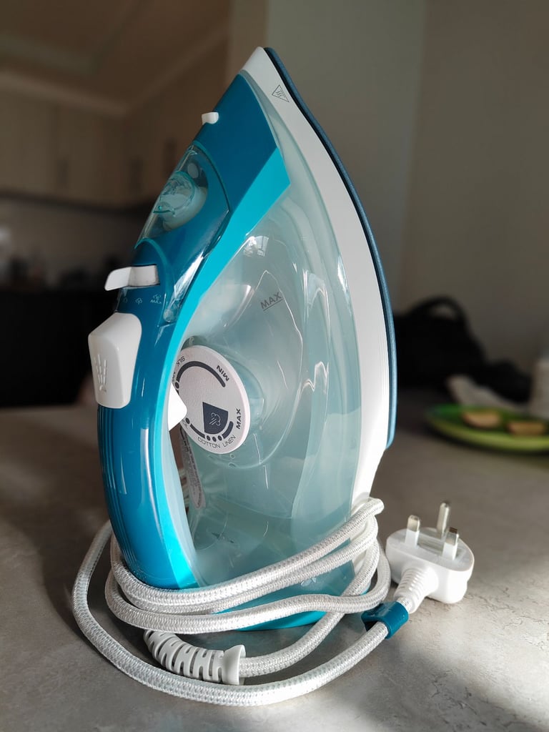 image for Morphy Richards Crystal Clear steam iron