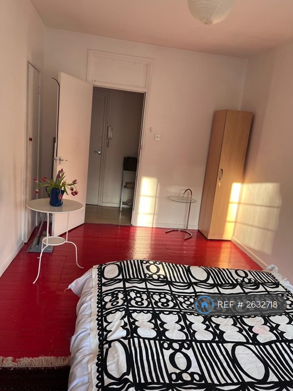 4 bedroom flat in Seymour House, London, NW1 (4 bed) (#2632718)