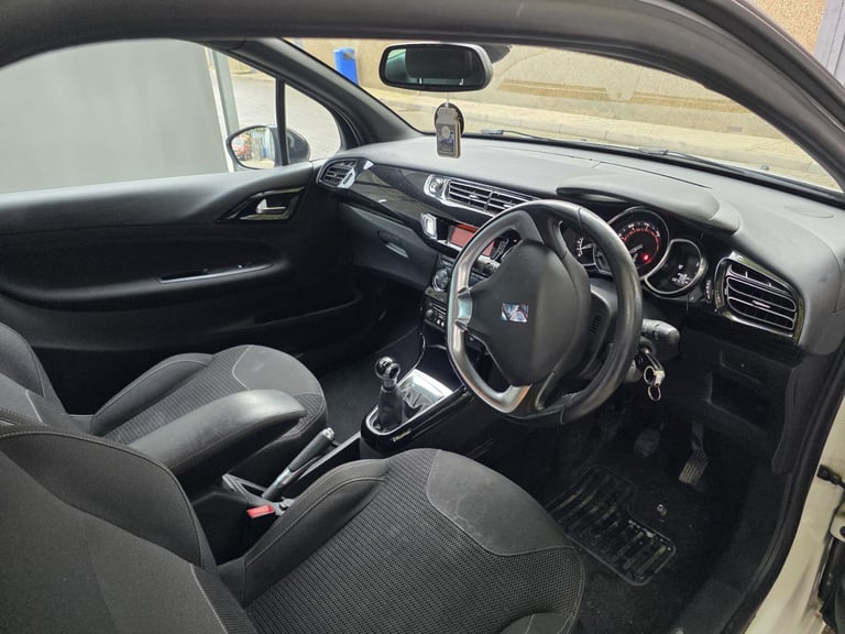 Citroen, DS3, Hatchback, 2013, Manual, 1598 (cc), 3 doors