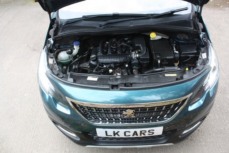 PEUGEOT 2008 1.2 PureTech Allure Premium 2019