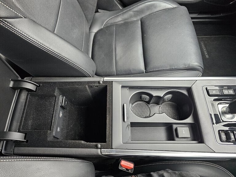 2021 Jaguar XE D200 MHEV R-Dynamic SE Saloon Diesel Automatic