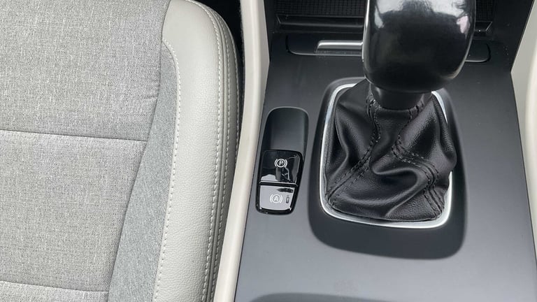  Volvo XC40 1.5 T3 Momentum 5dr Estate Petrol Manual