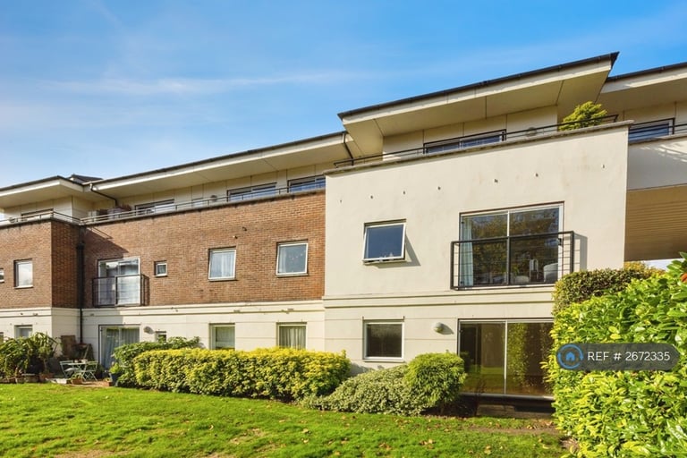 image for 2 bedroom flat in Mill Pond Close, London, SW8 (2 bed) (#2672335)