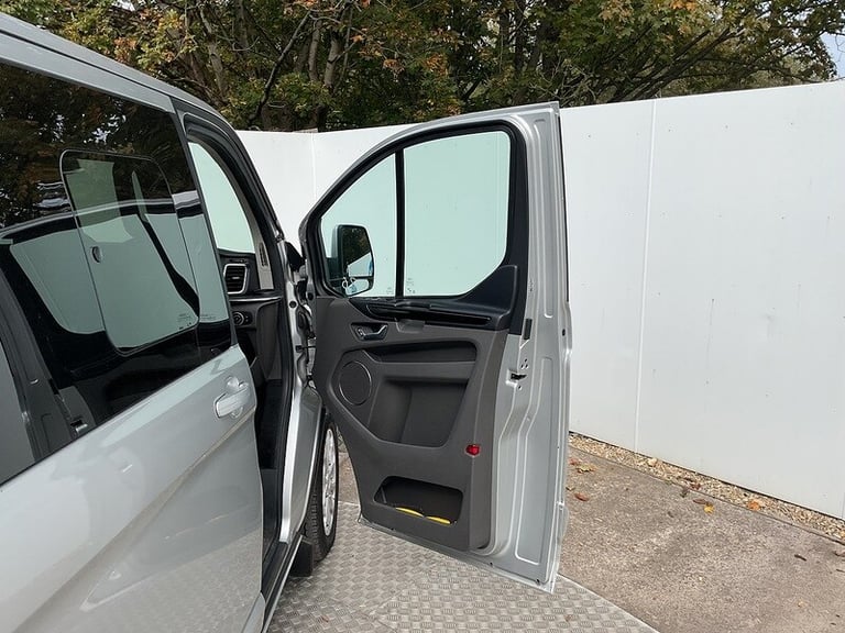 2021 Ford Tourneo Custom 320 EcoBlue Titanium 8 Seat Minibus Diesel Manual
