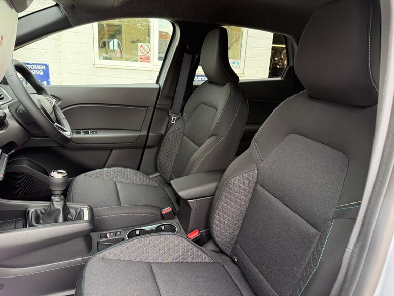 2025 Renault Captur 1.0 TCE 90 Evolution 5dr, UNDER 10 MILES, SEPTEMBER 2028 RENAULT WARRANTY,  H...
