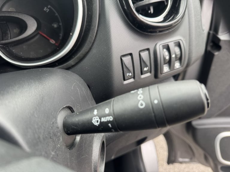 2019 Vauxhall Vivaro 1.6 CDTi 2900 BiTurbo ecoTEC Limited Edition Nav Crew Van Double Cab 5dr Di ...