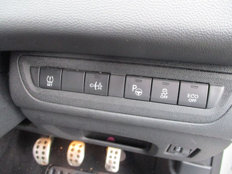 2015 Peugeot 208 1.6 e-HDi Roland Garros 5dr HATCHBACK DIESEL Manual