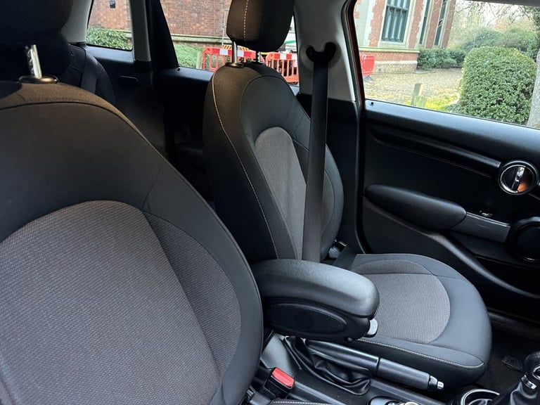 2017 MINI Hatch 1.5 Cooper D 5dr Auto HATCHBACK DIESEL Automatic