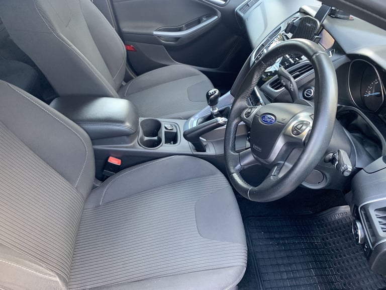 Ford, FOCUS, Hatchback, 2013, Manual, 998 (cc), 5 doors