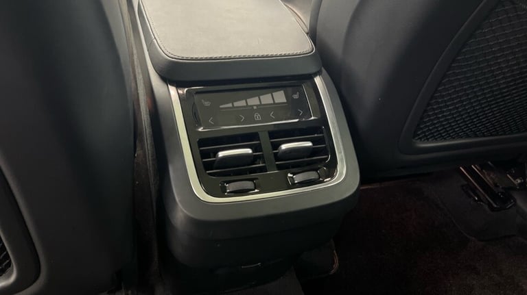 2023 Volvo XC90 Plus, B5 AWD mild hybrid, Diesel, Dark, 7 Seats (Panoramic Sunroof, BLIS) Estate ...