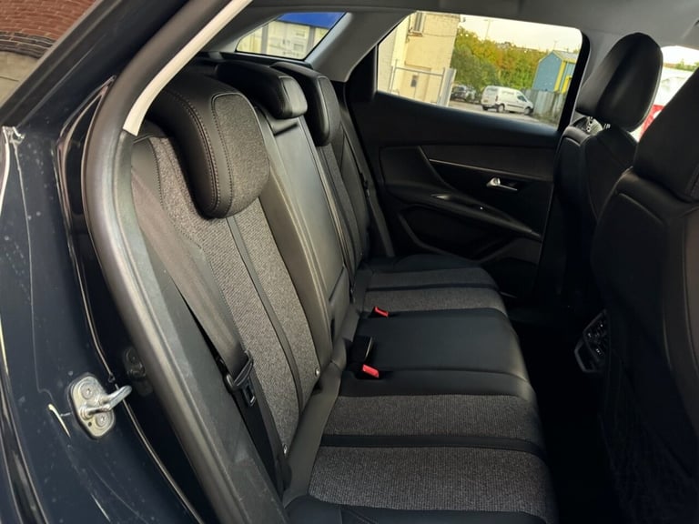 2017 Peugeot 3008 1.2 PureTech Allure SUV 5dr Petrol EAT Euro 6 (s/s) (130 ps) HATCHBACK Petrol A...