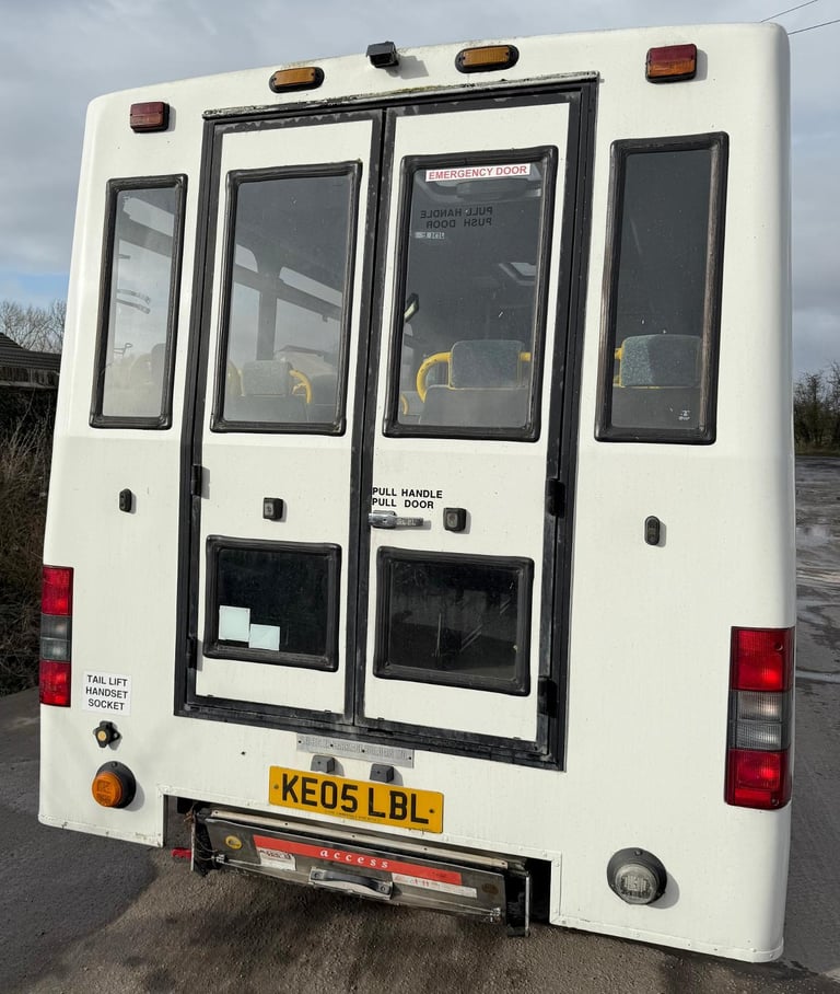 2005 MERCEDES VARIO 614 MINIBUS CAMPER MOTORHOME RACEVAN RAMP-LIFT 35,000 MILE!!