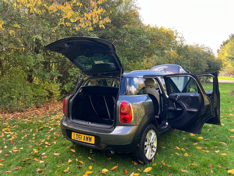 2011 MINI Countryman 1.6 Cooper 5dr Auto HATCHBACK Petrol Automatic