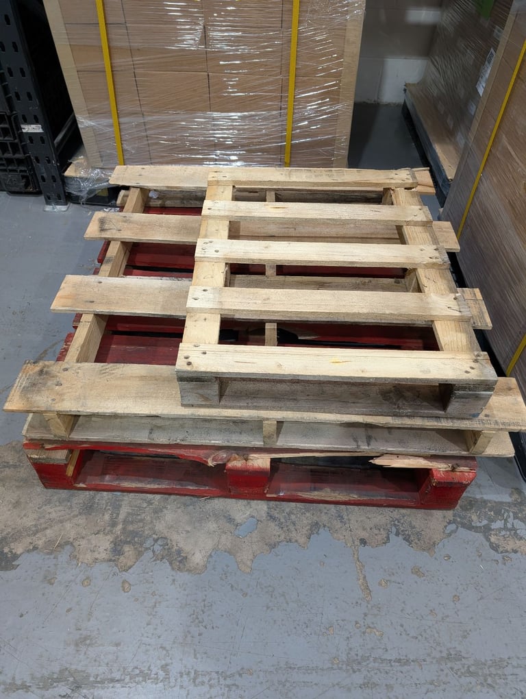 free pallets for burning / upcycling