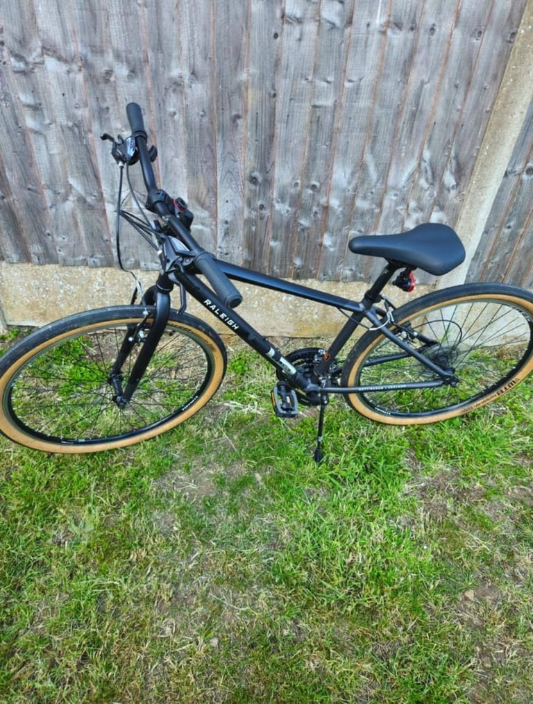 image for 🚴‍♂️ Raleigh Strada Crossbar 2023 – Size S/M – £200