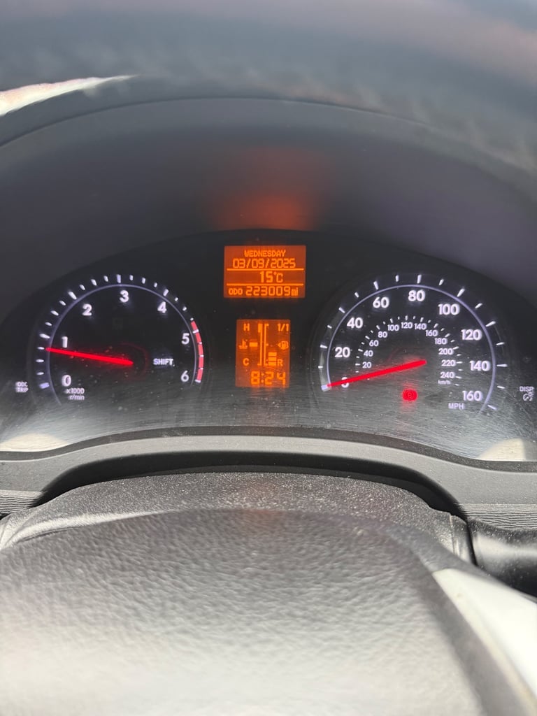 Toyota, AVENSIS, Estate, 2014, Manual, 1998 (cc),5 doors - Image 6