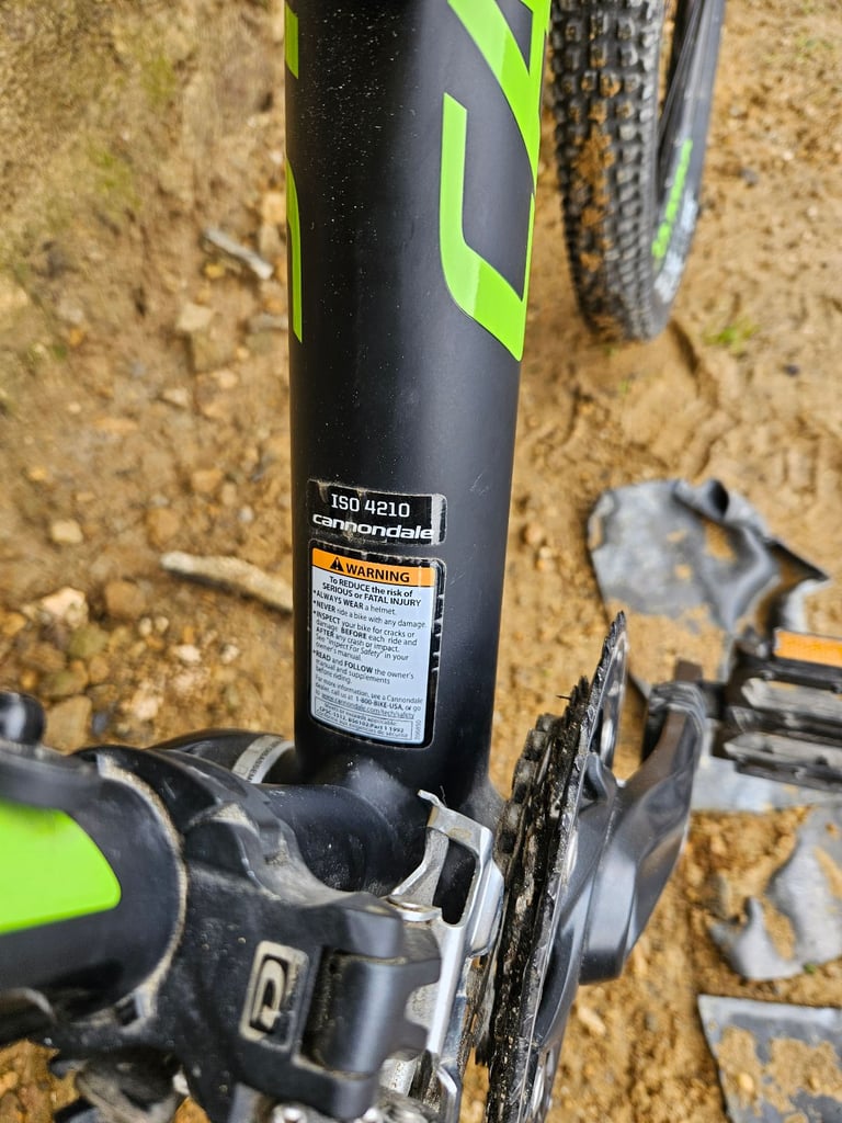 Cannondale 275 Mountain Bike. Size Large