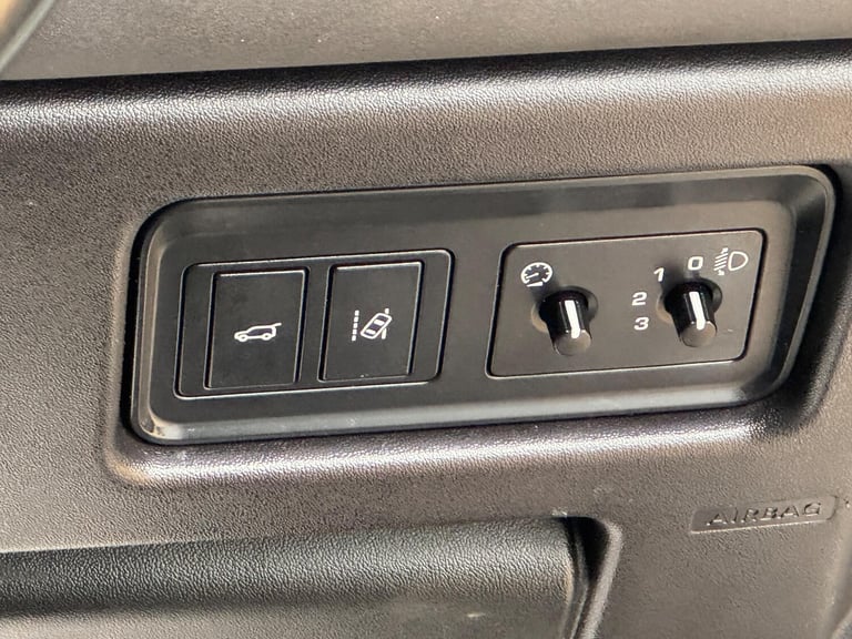 2017 Land Rover Discovery Sport 2.0 TD4 SE Tech 4WD Euro 6 (s/s) 5dr ESTATE Diesel Manual