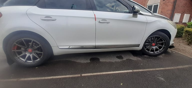 Citroen, DS5, Hatchback, 2012, Manual, 1997 (cc), 5 doors