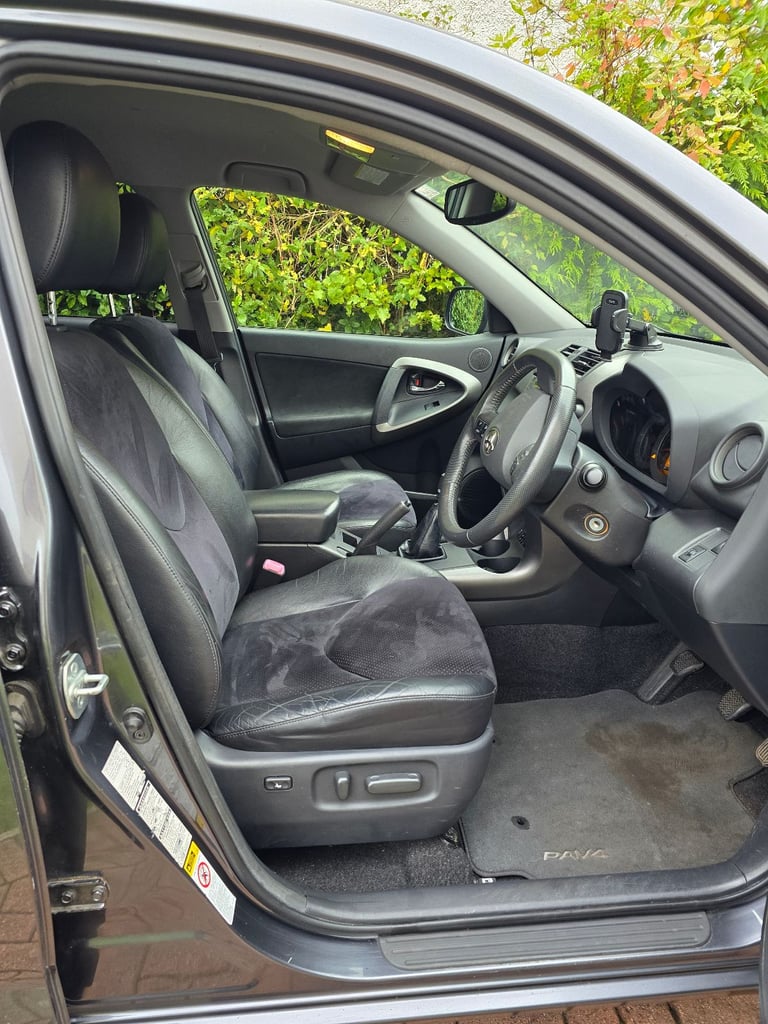 Toyota RAV 4 XTR 2.2 D 4WD 2010
