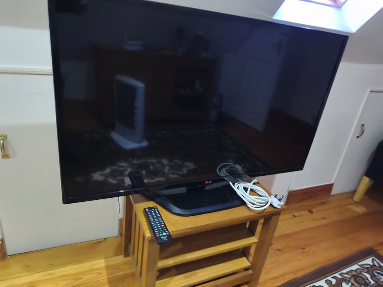 image for Lg LED TV 42" full HD ideal for gaming 