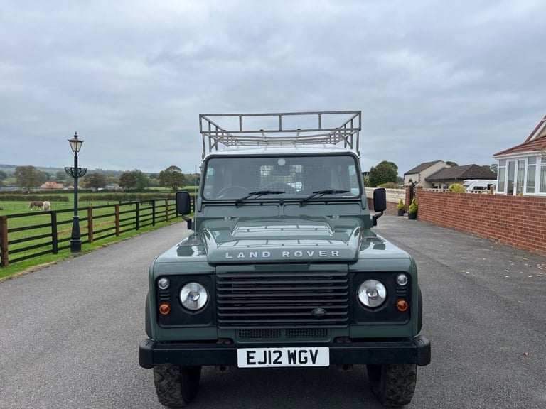 2012 Land Rover Defender 122bhp 2.2 TDCi Hard Top SUV Diesel Manual 4WD Euro 5 ONLY33K PANEL VAN ...