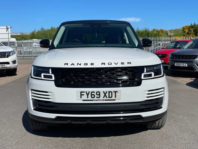 2019 Land Rover Range Rover 3.0 SD V6 Vogue black pack SUV 5dr Diesel Auto 4WD 275 bhp ESTATE Die...