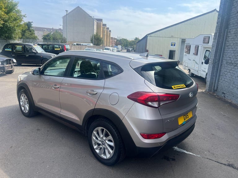 HYUNDAI TUCSON 1.7 CRDi Blue Drive SE 2015