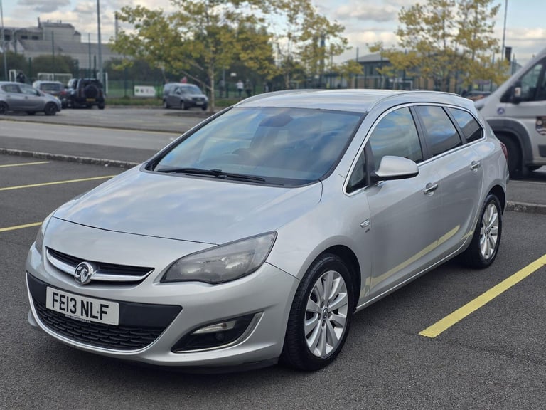 2013 Vauxhall Astra 1.7 CDTi ecoFLEX SE Sports Tourer Euro 5 (s/s) 5dr ESTATE Diesel Manual