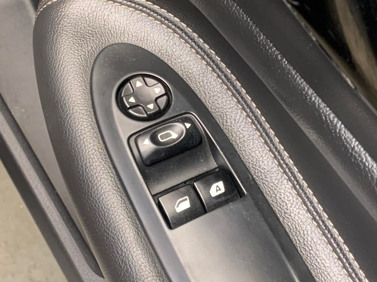 2016 DS Automobiles DS 3 1.2 PureTech Elegance 3dr HATCHBACK PETROL Manual