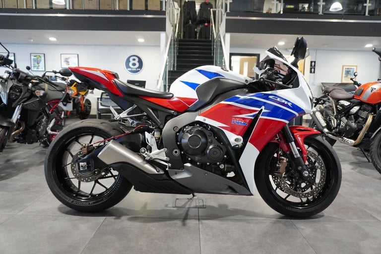Honda CBR1000-RR Fireblade, 2015, White with just 14481miles