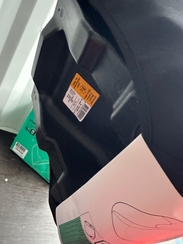 Bebeconfort Manga I-Safe Car Booster Seat for 6 to 12 Years 125 to 150cm Black