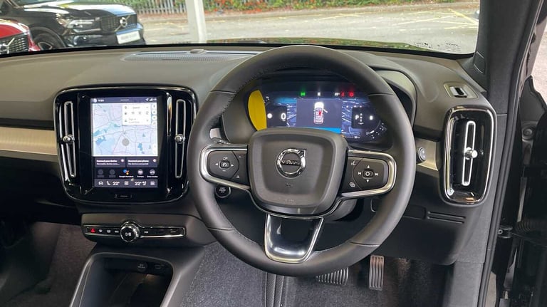 2025 Volvo XC40 2.0 B4P Ultra Black Edition 5dr Auto ESTATE PETROL Automatic