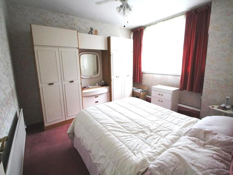 🏠 Bright room available in Seven Sisters for £800 bills included.