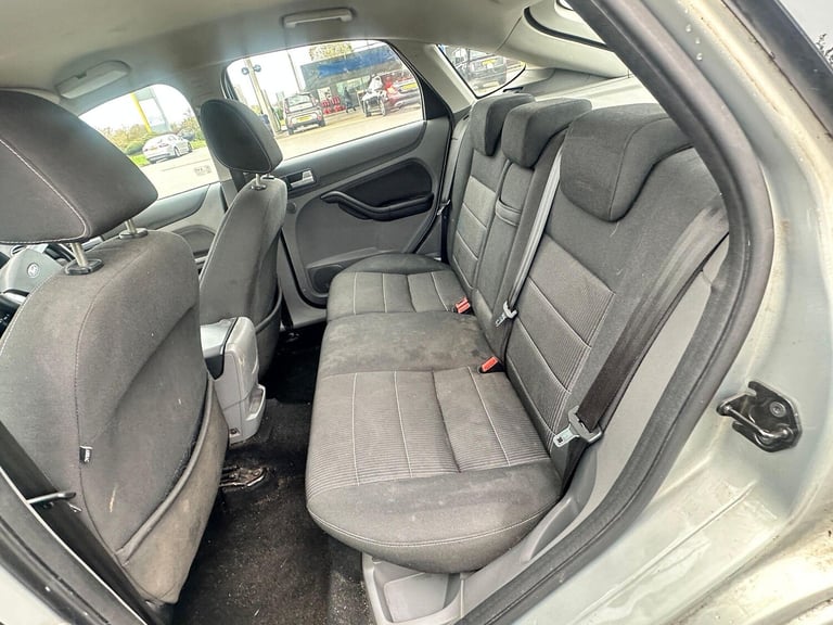 2010 Ford Focus 1.6 Titanium 5dr HATCHBACK Petrol Automatic