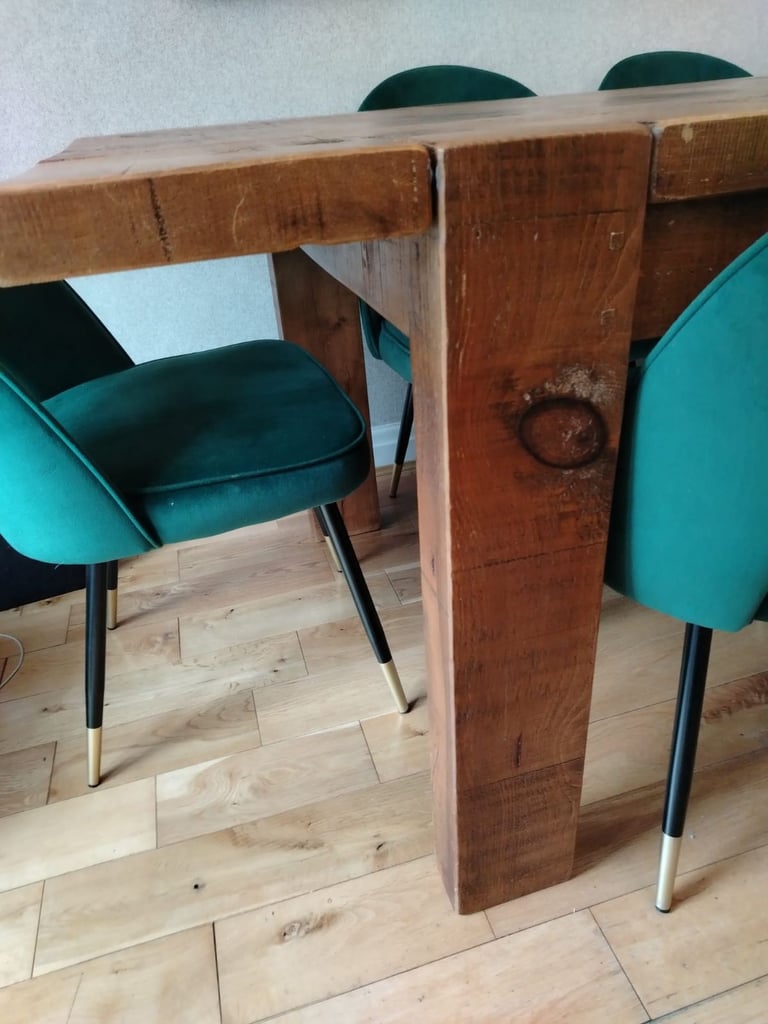 Langhorns plank table