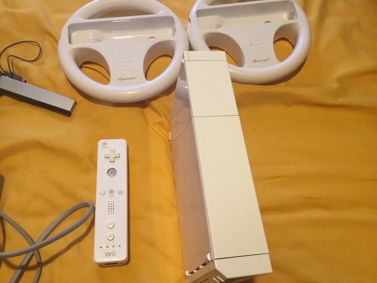 Wii console bundle,Mario kart,2 x wheels,controller 