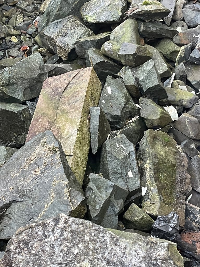 Stone, free to uplift